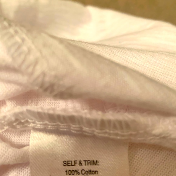 🆕Pretty💕Lacey Top🌼Front Gathered areas w/Crocheted Lace between & side splits - Picture 9 of 11